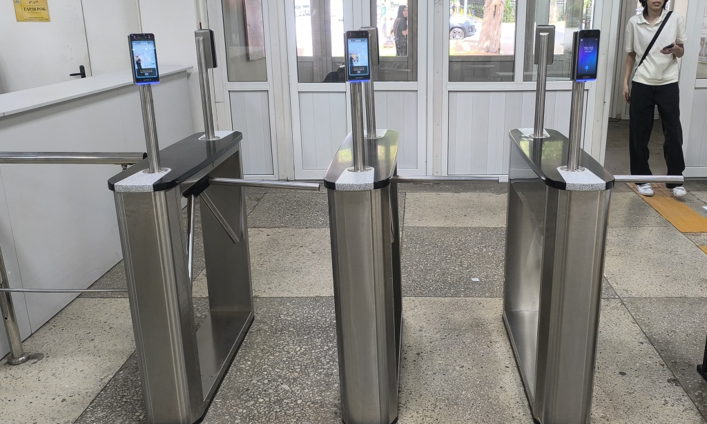Как контролировать вход на проходной Системы контроля доступа - ID Smart