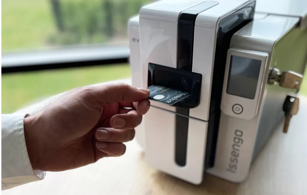 evolis-bankcard-issengo-cardprinter.jpeg